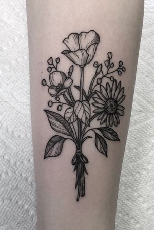 Little bouquet of flowers. #tattoo #tattoos #blackandgreytattoos #inkedmag#myinkaddict #lasvegas #tattooworkers #tattooartist  #inked #blacktattoo #tattooart #worldofpencils #artist #floral#floraltattoo #lasvegastattoo #lasvegastattooartist #dotwork #iblackwork #artist #inked #peony #blxink #peonytattoo #wildflowers#crosshatch#blackworkerssubmission