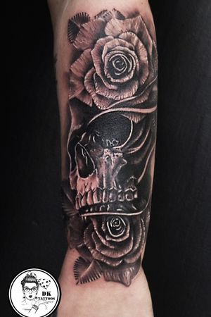 Busy day with skull and roses ;) It's part of sleeve in progress :)#dktattoos #dagmara #kokocinska #coventry #coventrytattoo #coventrytattooartist #coventrytattoostudio #emeraldink #emeraldinkltd #dagmarakokocinska #skull #skulltattoo #rose #rosetattoo #roses #rosestattoo #tattoo #tattoos #tattooideas #tatt #tattooist #tattooshop #tattooedgirl #tattooforgirls #killerbee #immortalinnovations #sabre