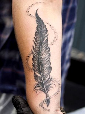 Tattoo done by Culleton #feather #feathers #feathertattoo #blackandgrey #blackandgreytattoo #blackandgreytattoos #sandiego #sandiegotattoos #sandiegoartist 