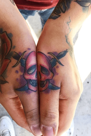 Thumb tattoo #skull 