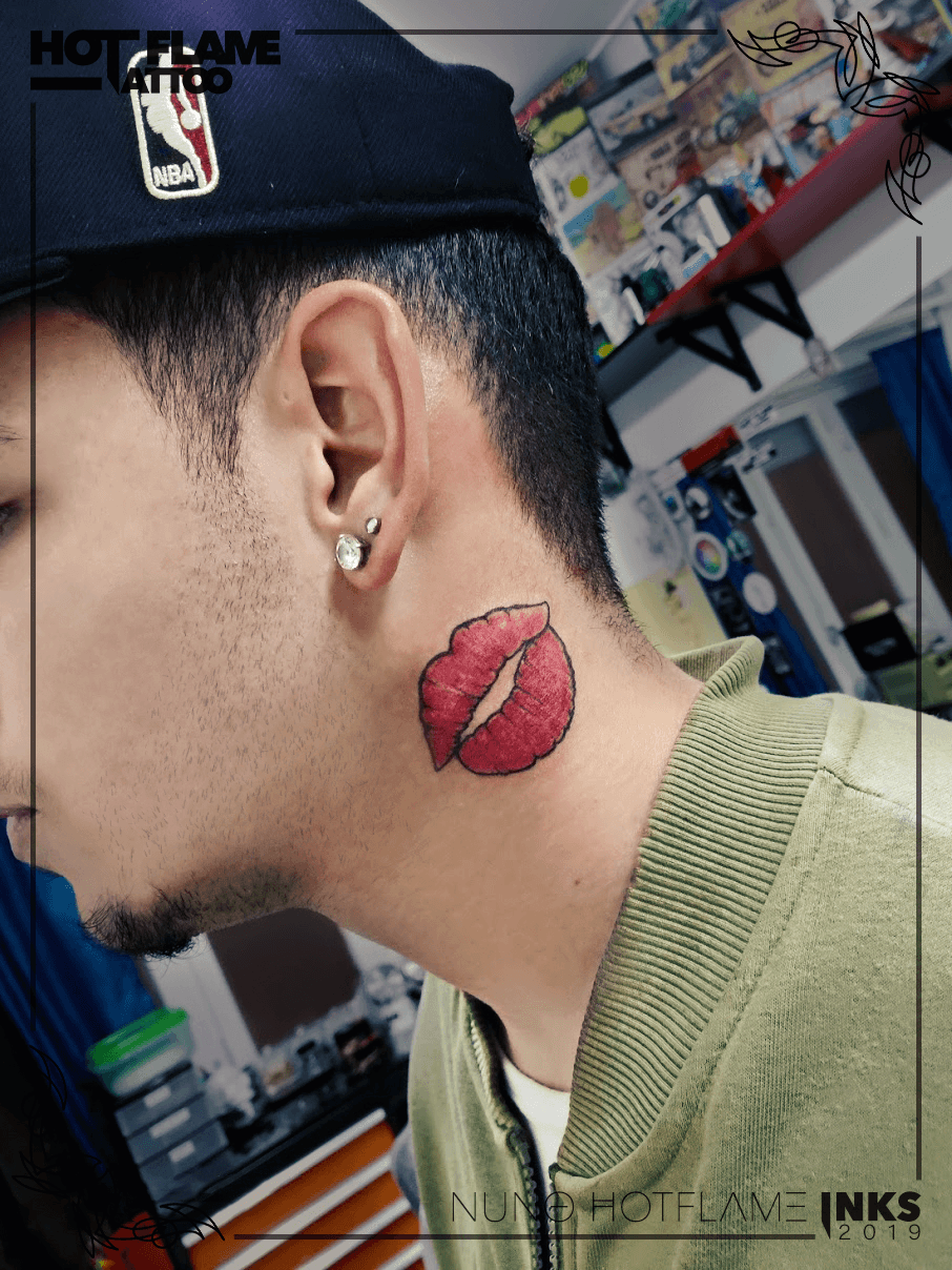 145 Neck Tattoos That Will Make a Statement | Neck tattoo for guys, Neck  tattoo, Lip tattoos