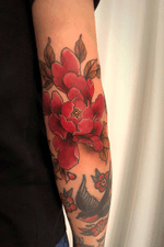 Elbow botan flower. #colortattoo #colorart #tattooart #tattooing #koreatattoo #flowertattoo #flowerdesign