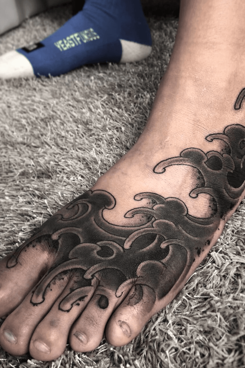 35 Simple Wave Tattoos Pictures