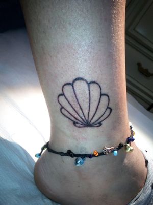 Tattoo uploaded by Axelle_xx • HIC ET NUNC - HERE AND NOW • Tattoodo