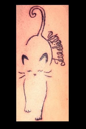 My first tattoo#firstattoo #beautifulmemories #cat #nametattoo #lines