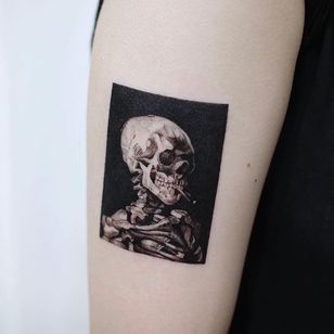 Tatuaje de Daldam #Daldam #favorittattoos #mejores tatuajes #blackwork #ilustrativo #vangogh #esqueleto #cráneo #muerte