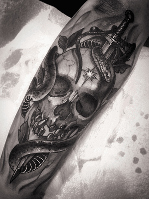 skull snake sword. #love #blackworks #lineworks #boldline #greyfilter #koreatattoo #seoultattoo 