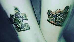 #partnertattoo #schloss #Schlüssel #bunt #Freude #familie #arm #frau #mann #tattoo #tattooed #tattooedwoman #tattooedgirl #tattoodo #artist #germantattooer#natur #blackandgrey #lines #zupperblack 