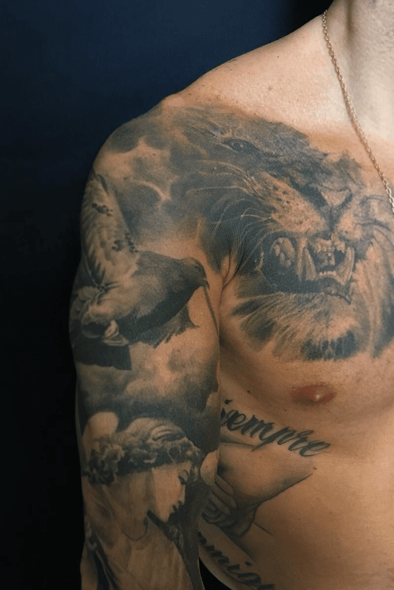 Nieto de Vicente Fernández se hizo tatuaje con rostro de su abuelo