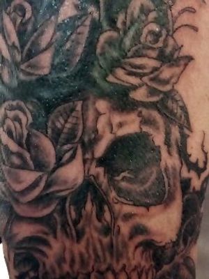 "menosTribal" | rl7/rm7&mg13)#tattoo #session #tatuagem #dynamicink#detailed #inked #custom #coverup #theme #protonequalizer #inkedheadbanger #skull #roses #balmtattooportugal #inkoverluv #sindromatattoos 
