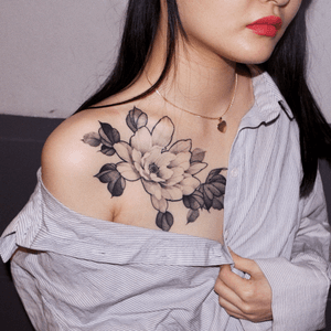 Fully healed. All my floral works are Freehand work. Please check my IG @adela_tattooer for see how it was going on. #flower #freehand #blackwork #tattooist #flowertattoo #snaketattoo #tigertattoo #colortattoo #coverup #korean #mandala #girlstattoo #tinytattoo #tattoodo #inked #inkedup #blackandgrey #realistic #realism #adelatattoo
