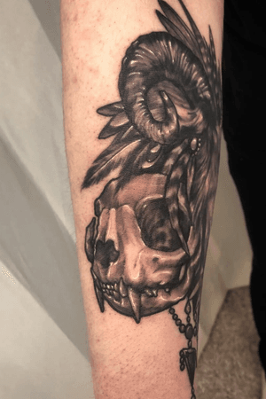 #animalskull #bone #skull #blackandgrey #rotarytattoomachine #tattoomachine #tattooink #inked