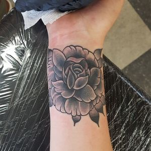 Name Cover up with a rose