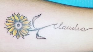 "claudia" Muchas gracias por la confianza. . . . . . . . . . . . . . . . . . . #Sunflower #claudia #typetopia #typedrawn #letteringsoul #typematters #goodtype #letteringco #letteringart #letteringlove #typesmash #fontswelove #tattoolettering #letteringtattoo #inktattoo #ink #inked #tattoo #tattooart #tattoofont #cs