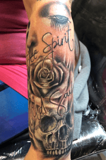 Fave rose scull tattoo 