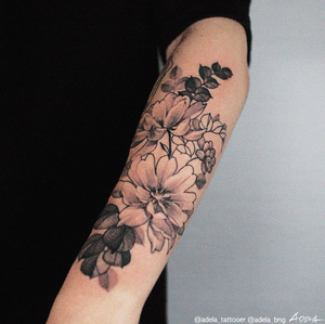 All my floral works are Freehand work. Please check my IG @adela_tattooer for see how it was going on. #flower #freehand #blackwork #tattooist #flowertattoo #snaketattoo #tigertattoo #colortattoo #coverup #korean #mandala #girlstattoo #tinytattoo #tattoodo #inked #inkedup #blackandgrey #realistic #realism #adelatattoo