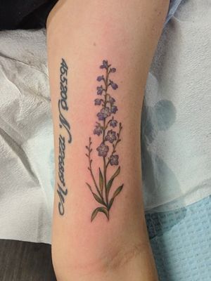 Small floral piece#tattoo #tattoolife #tattooart #saniderm #envyneedles #rosewatertattoo #tattoos #tattooartist #art #ink #inked #lynntattoos #inkedmag #portland #portlandtattooers #portlandtattoo #pdx #pdxartists #pdxtattooers #pdxtattoo #tattooed #tatsoul #fusiontattooink #fkirons #bestink #vegan #tattoosnob #stencilstuff #crueltyfree #eternalink