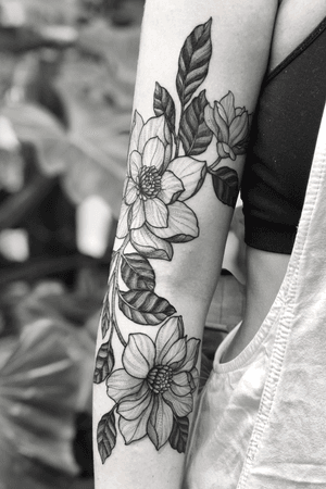• Healed Work • #tattoo #femininetattoo #flowers #blackwork #flores 