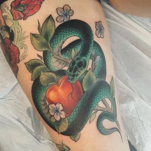 A colorful snake with apple #tattoo #tattoolife #tattooart #snaketattoo #envyneedles #rosewatertattoo #tattoos #tattooartist #art #ink #inked #lynntattoos #inkedmag #portland #portlandtattooers #portlandtattoo #pdx #pdxartists #pdxtattooers #pdxtattoo #tattooed #tatsoul #fusiontattooink #fkirons #bestink #vegan #tattoosnob #stencilstuff #crueltyfree #eternalink