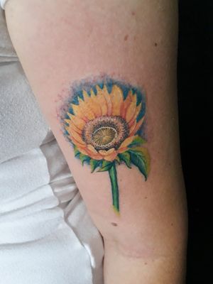 Girasol#sunflowertattoo #realism #colortattoo 