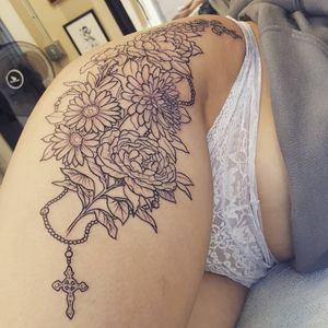Floral thigh piece #tattoo #tattoolife #tattooart #rosarytattoo #rosary #rosewatertattoo #tattoos #tattooartist #art #ink #inked #lynntattoos #inkedmag #portland #portlandtattooers #portlandtattoo #pdx #pdxartists #pdxtattooers #pdxtattoo #tattooed #tatsoul #fusiontattooink #fkirons #bestink #vegan #tattoosnob #hiptattoo #crueltyfree #eternalink