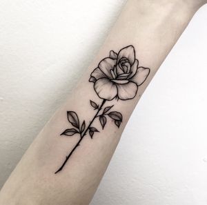 #rose#rosetattoo#flower#flowertattoo#graphic#blackwork#linework#floral 