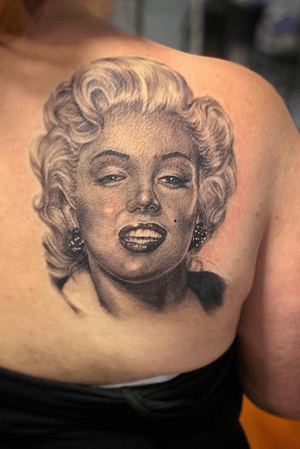 Marilyn Monroe portrait black and grey 