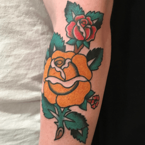 Traditional Rose Tattoo, simple and right on time. By Carl Hallowell. #traditional #rose #forearmtattoo #classictattoos #Texas #yellowrose #CarlHallowell 