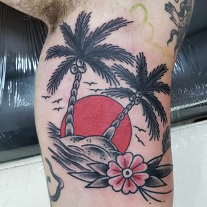 Little beach #traditionaltattoo #TraditionalArtists #whipshading #blacktattoos 