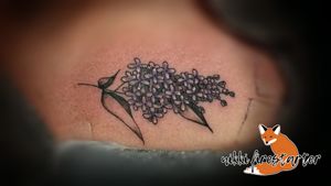 I did this cute lilac on a collarbone during my apprenticeship (August 2018). If you're here for some floral ink, I got you, fam. 👉🏻😎👉🏻 nikkifirestarter.com #tattoo #bodyart #bodymod #ink #art #femaleartist #femaletattooist #mnartist #mntattoo #visualart #tattooart #tattoodesign #flower #floraltattoo #lilac #lilactattoo #cutetattoo #prettytattoo #collarbonetattoo #colortattoo