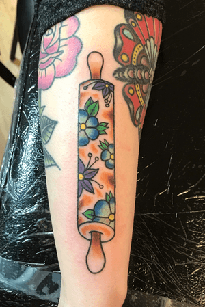 #traditional #traditionaltattoo #neotrad #neotraditional #philly #phillytattoos #phillyartist #phillyartists #phillytattooers #colortattoo #cutetattoo #ink #inked #tatted #tattooed #americantraditional #rollingpin #baking #bakingtattoo #cooking #floral #floraltattoo 
