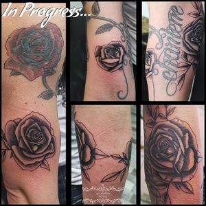 To complete an old and single rose. Some roses with their bramble. In progress... #tattoo #tatuaje #tatouage #rosetattoo #tattoorose #rosestattoo #tatuajederosas #tatuajerosa #rosastatuaje #tatouagerose #tatouageroses #rose #roses #rosa #rosas #tattoolover #tattoolovers #ferneyvoltaire #tattooferneyvoltaire #tattoodo 