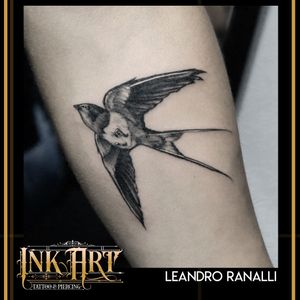 " Los pájaros enjaulados se aceptan el uno al otro, pero lo que quieren es volar." - Tennesse Williams.Tatuaje realizado por nuestroArtista residente Leandro Ranalli .BLACKWORK TATTOO citas por inbox . ---------------------------------------------------Tels:(01)4440542 - (+51)965 202 200.Av larco 101 C.C caracol Tda.305 Miraflores - Lima - PERU. 🇵🇪️#inkart #inkartperu #tattoolima #tattooperu  #flashtattoo #flashtattoolima #genesisdenis #leandroranalli #tattooinklatino #tattooflash #tattoodesign #tattooideas #tattoo #love #instagood #art #happy  #likeforlikes #like4likes #photography #Fasshion #Picoftheday #blackworktattoo  #blackworktattoolima #blackworktattooperu #blackworktattoomiraflores #blackwork #a