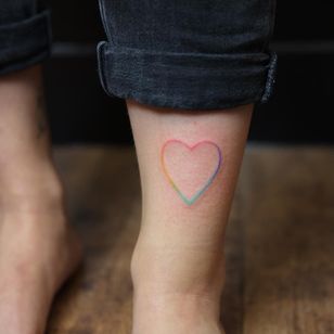 Tatuaje de Yar Put #YarPut #valentinesdaytattoos #valentinestattoos #valentinesday #valentines #love #heart #handpoke
