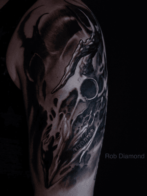 Deer skull by Rob Diamond #robdiamond #skull #skulltattoo #blackandgrey #dark #tattoooftheday #picoftheday #Tattoodo 