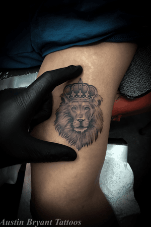 Tiny lions #lion #blackandgrey #realism 