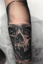 Blackngrey realistic skull i made✌🏼 #blackandgrey #skull #blackwork 