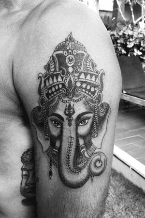 Lord ganesha feito no braço cultura hindu 