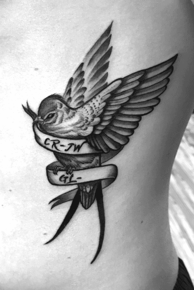 Swallow holding a ribbon for Jaydens first Tattoo, to remember his grandparents, one space left for one more grandparent. Hopefully it will remain empty for many years to come! #swallow #bird #blackandgrey #blackwork #neotraditional 