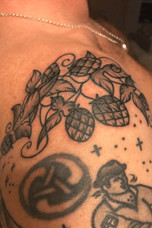 Som hops #norway #tattoo #blekk #timbertattoo #inked #tatooart #tattoos #tattoo #ink #traditionaltattoo #norwegiantattoo #vikingtattoo #dragontattoo #mctattoo #hopstattoo #beertattoo #blood #pain