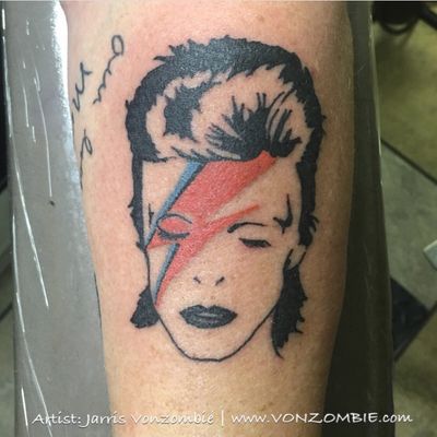 #vonzombie #vnzmb #tattoo #tattooartist #travelingart #artist #designer #creativity #creative #ink #international #worldwide #bodyart #illustration #davidbowie