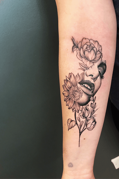 Afternoon floral piece for the lovely Annie, thank you for the great company, what a nice way to spend my birthday 🎂 . . . #wip #ttism #ttt #tattoodesign #tattooidea #lineworktattoo #tattooage #tattooflash #black #iblackwork #blxckink #dotwork #london #blackndark #londontattoo #blacktattoomag #txttoo #coverup #bodyartmag #femaletattooartist #ttblackink #blackworkerssubmission #onlythedarkest #uktta #freestyle #radtattoos #abstracttattoo #abstractart #abstractartist #watercolor @theartoftattooing @uktta @tattooistartmag @theartoftattoos @tattoo.hub @tattoodo @watercolourtattoos @colorful.tattoos @londontattooguide @tattoosnob @tattoos_of_insta_bme @avantgardetattoo.official @tattoolifemagazine