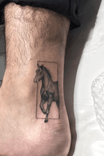 Horse 6cm. #realism #minimalistic #horse #cavalos #thortattoo #linework 