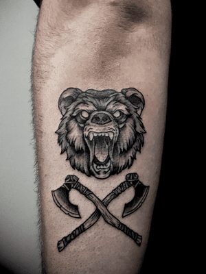 #bear #beartattoo #axe #tattooartist #tattooart #Black #blackartist #dark #berserk #blacktattooart #blackwork #blackworkerssubmission #tattooartistmagazine 