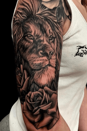 #liontattoo #lion #freshink #halfsleeve sleeve in progress ! Just got done, Aritst: Tanner Drake, Studio: 12 volt tattoo, Chico CA