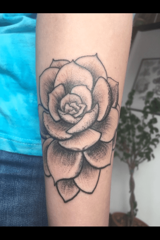 Tattoo uploaded by Dini • Rosa e fogo • Tattoodo