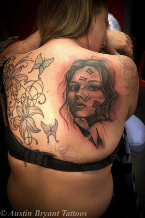 Started adding to some worj she already had, vines and flowers arent my work #realism #blackandgrey #women #backtattoo 