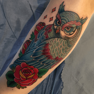 Neo trad Owl with Roses