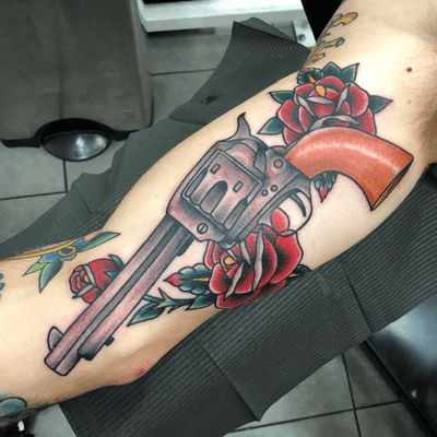 #revolver #gun #rose #color #traditional 