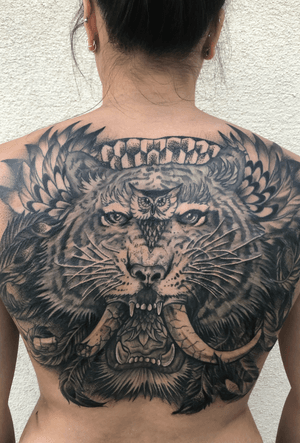 Finally finished this animal morph back piece.  Face is healed.  Thanks for looking!  More like this please.  Booking- Email or message imisjpeaces@gmail.com #inked #blackwork #dotwork #fkirons #empireinks #bishoprotary #neotatmachines #instapic  #inked #arte #stayblessed #motivated #goodvibes #hustle #grind #inspired #instaart #igdaily #instaartist #girlswithtattoos #tattoos #guyswithtattoos #ink #inked #tattooed #anviltattooco #blackandgrey #bng
